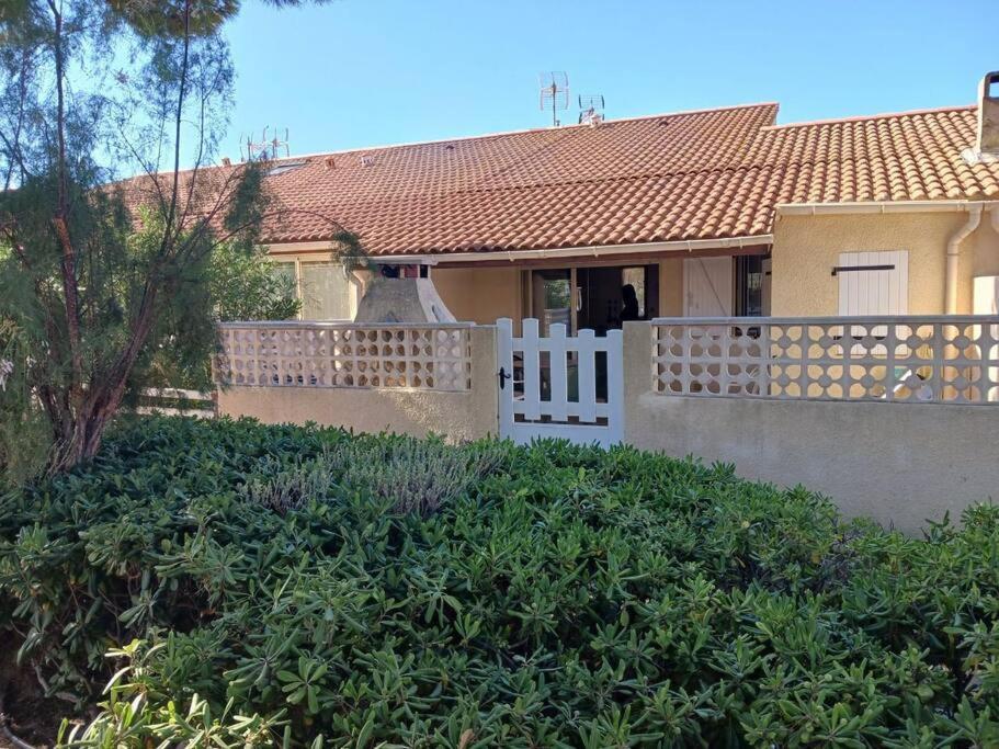 Chez Yamina Villa Gruissan Exterior photo